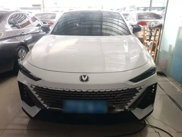 Changan UNI-V — Фото автомобиля 2