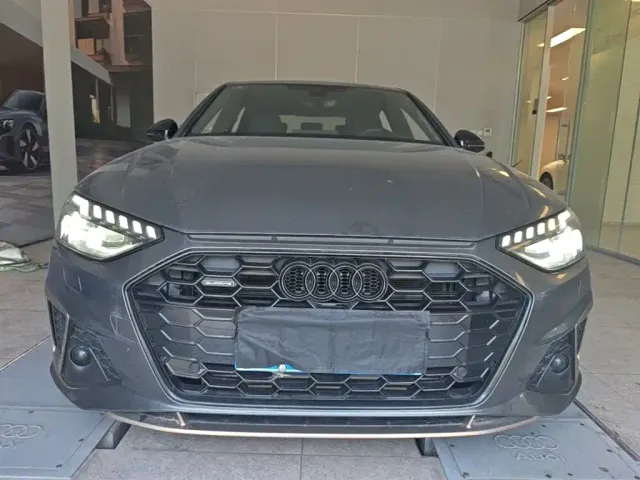 Audi A4L — Фото автомобиля 2