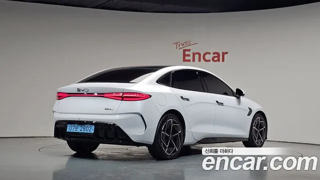 BYD Seal — Фото автомобиля 2