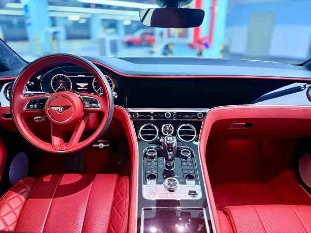 Bentley Continental — Фото автомобиля 8