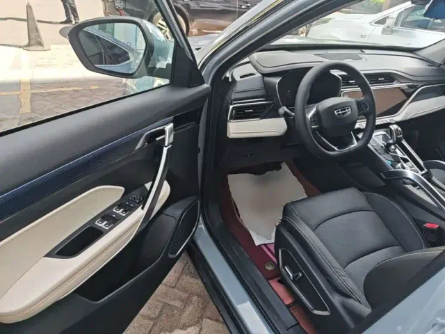 Geely Boyue — Фото автомобиля 15