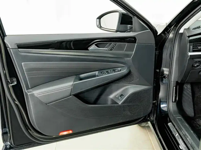 Volkswagen Passat — Фото автомобиля 16