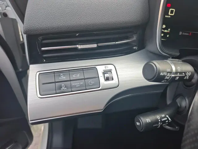 Roewe iMAX8 — Фото автомобиля 10