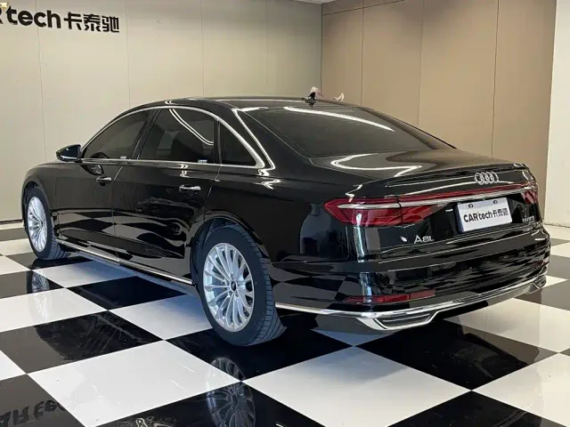 Audi A8 — Фото автомобиля 7