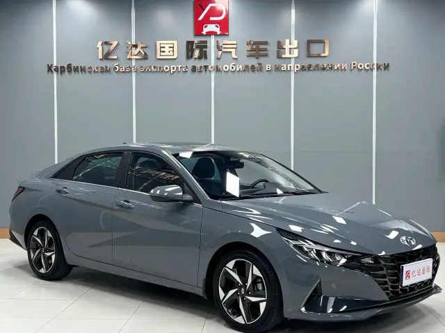 Hyundai Elantra — Фото автомобиля 3