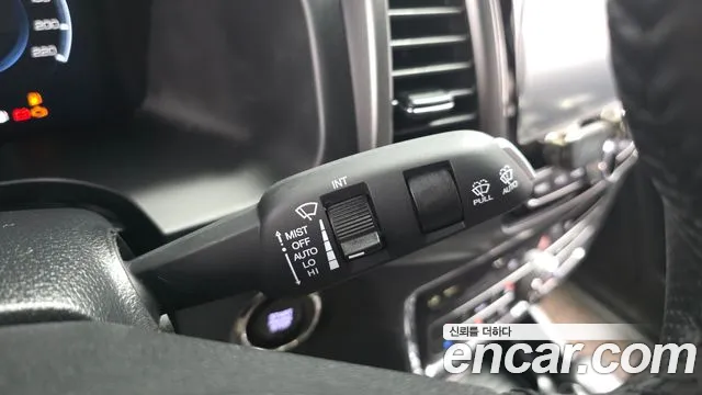 KG_Mobility_Ssangyong Rexton Новый Rexton Sport Дизель 2.2 4WD — Фото автомобиля 17