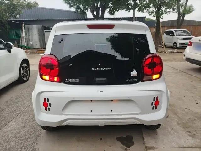 Roewe Clever — Фото автомобиля 5