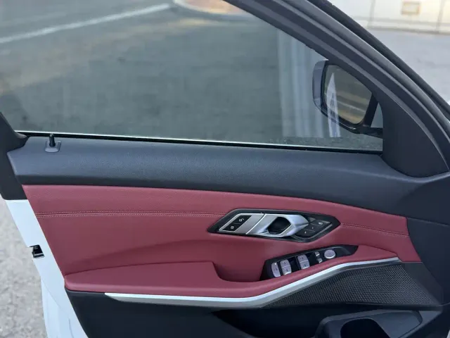 BMW 3 Series — Фото автомобиля 12