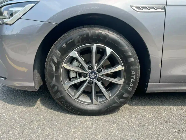 BYD Qin PLUS — Фото автомобиля 10