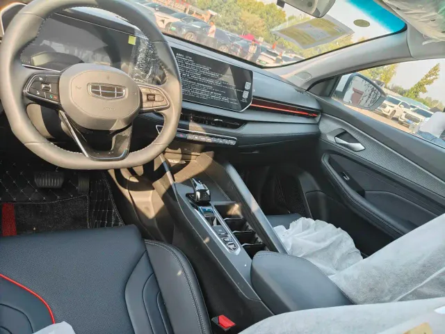 Geely Binrui — Фото автомобиля 6