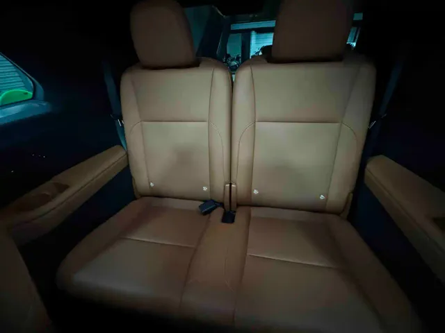 Li Auto L8 — Фото автомобиля 15