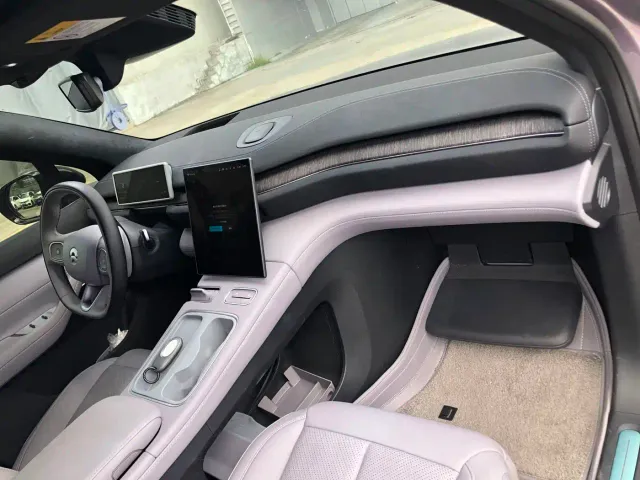 Nio EC6 — Фото автомобиля 14