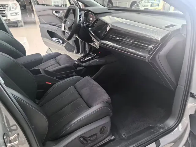 Audi Q4 e-tron — Фото автомобиля 12