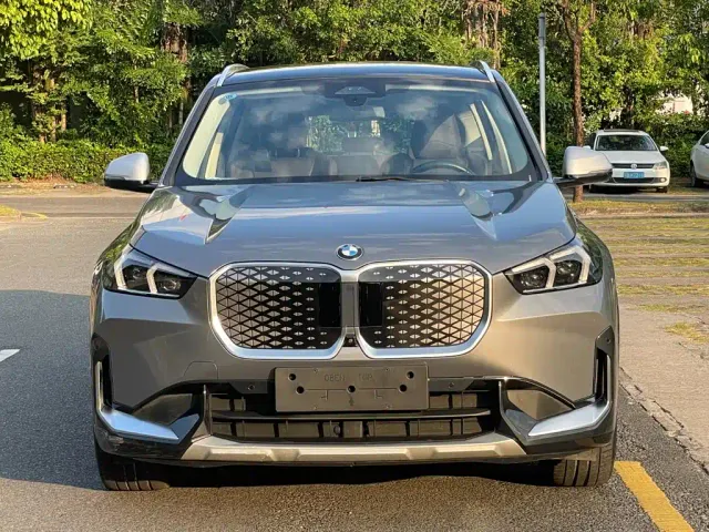 BMW iX1 — Фото автомобиля 28