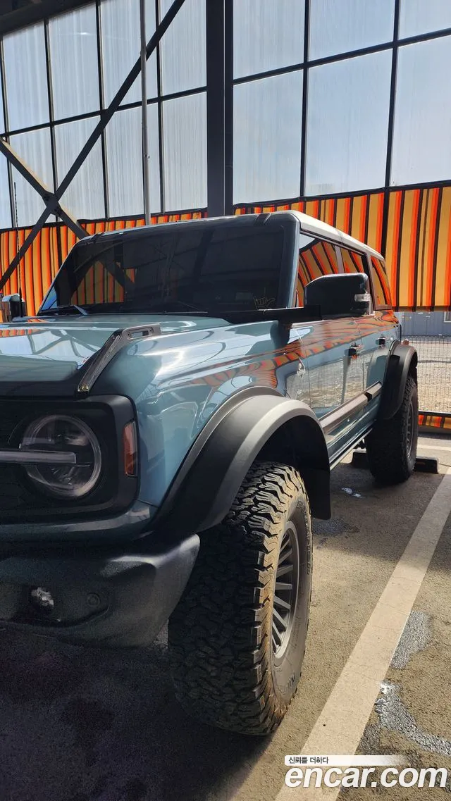 Фотография автомобиля — Ford Bronco Generation 6