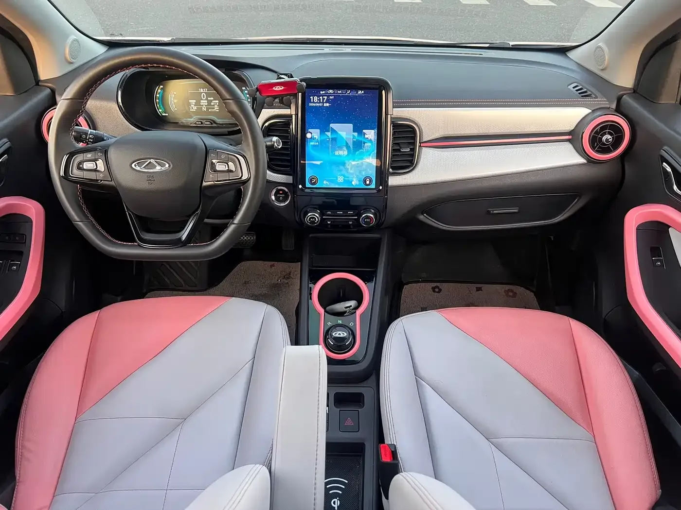 QQ New Energy Little Ant 2022 Sweet Pink Edition Full Sugar Version NCM Lithium 30kW 301km — Фото автомобиля 15
