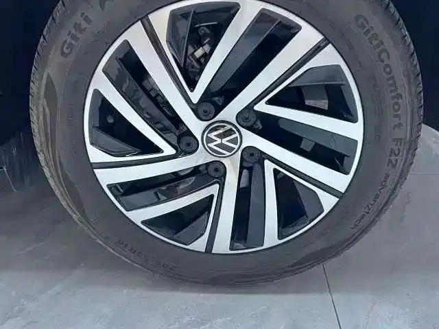 Volkswagen Lavida — Фото автомобиля 16