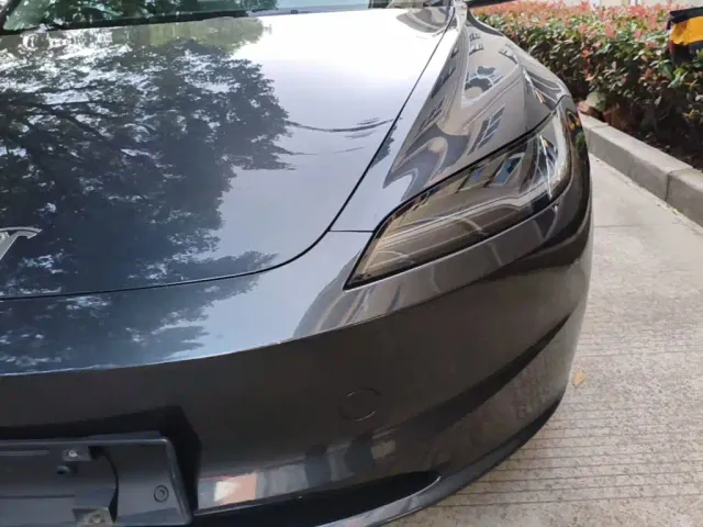 Tesla Model 3 — Фото автомобиля 23