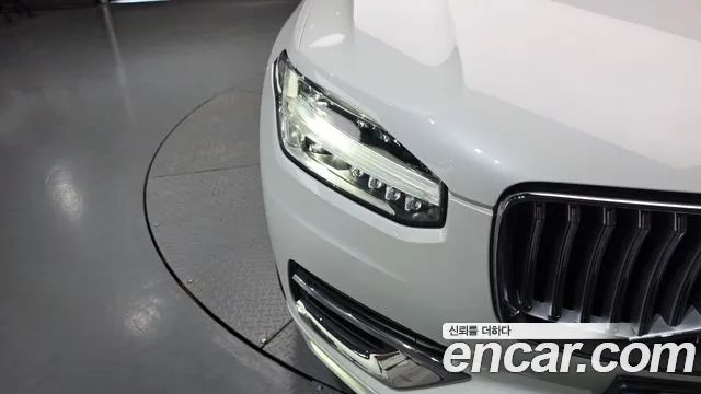 Volvo XC90 — Фото автомобиля 7