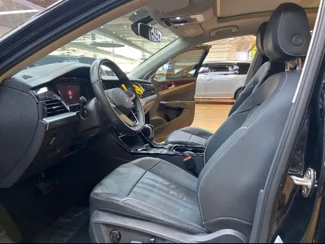 Volkswagen Passat — Фото автомобиля 4