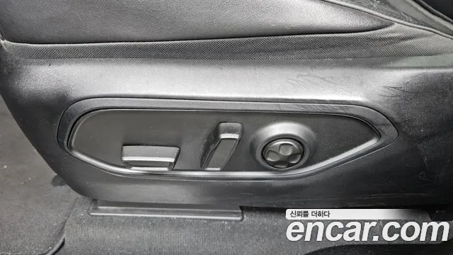 Jeep Cherokee Grand Cherokee(WL) 3.6 Overland — Фото автомобиля 23