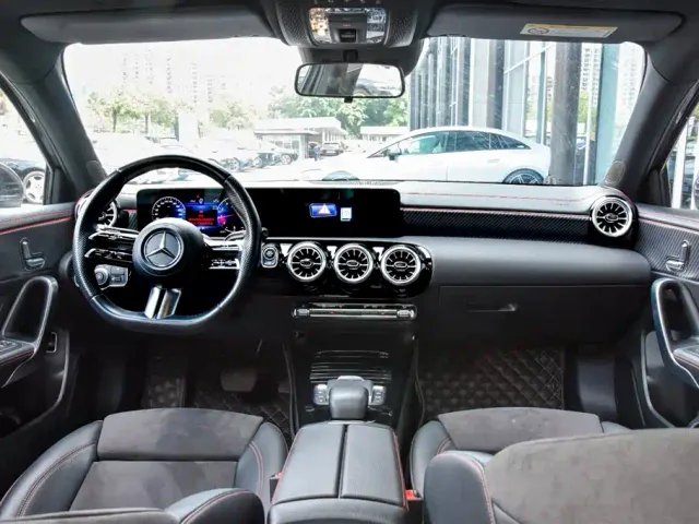 Mercedes-Benz A-Class — Фото автомобиля 16