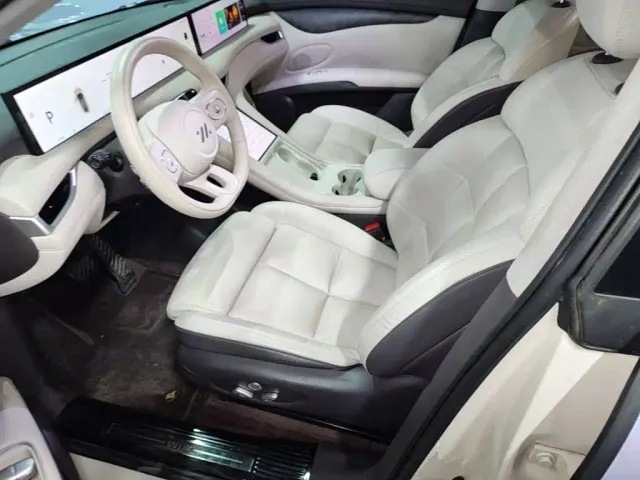 IM Motors LS6 — Фото автомобиля 14