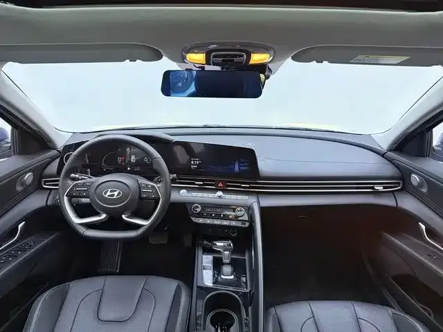 Hyundai Elantra — Фото автомобиля 9