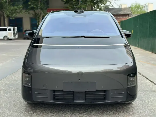 Li Auto MEGA — Фото автомобиля 2