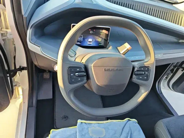 Wuling NanoEV — Фото автомобиля 10