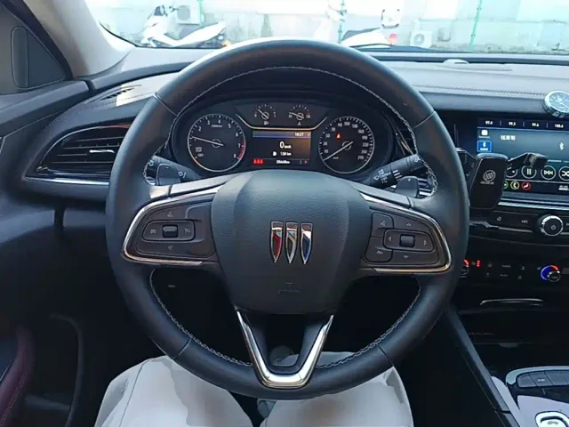 Buick Regal — Фото автомобиля 10
