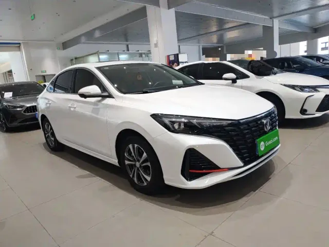 Changan Eado — Фото автомобиля 3