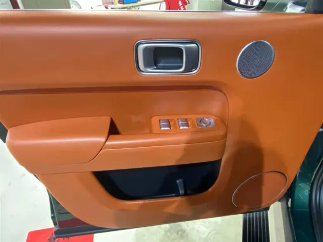 Li Auto L8 — Фото автомобиля 20
