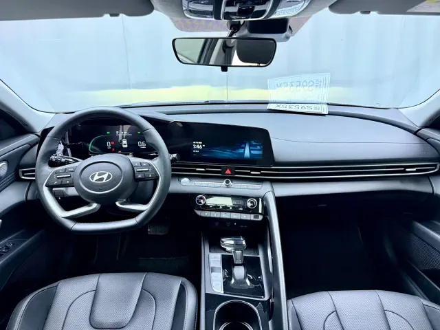 Hyundai Elantra — Фото автомобиля 8