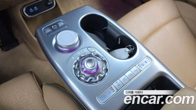 Genesis GV60 — Фото автомобиля 12