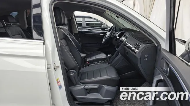 Volkswagen Tiguan Tiguan 2 поколение 2.0 TDI 4Motion Premium — Фото автомобиля 11