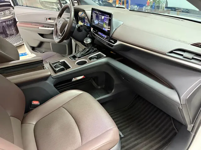 Toyota Granvia — Фото автомобиля 14