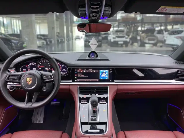 Porsche Panamera — Фото автомобиля 16