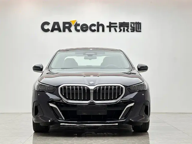 BMW 5 Series — Фото автомобиля 7