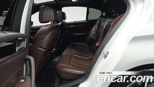 BMW 5 Series G30 — Фото автомобиля 17