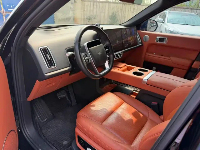 Li Auto L9 — Фото автомобиля 4