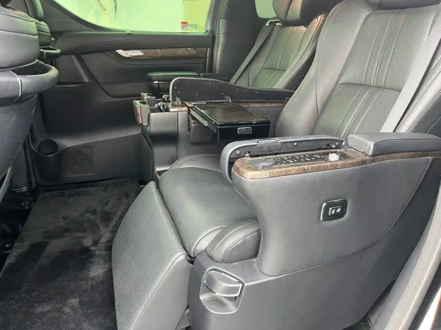 Toyota Vellfire — Фото автомобиля 5