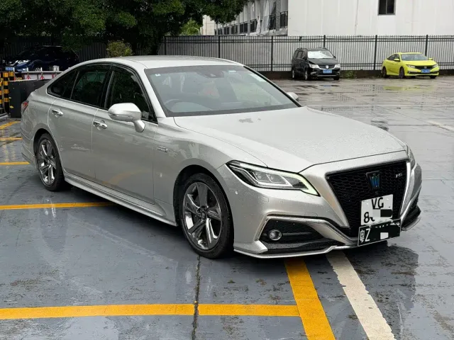 Фотография автомобиля — Toyota Crown