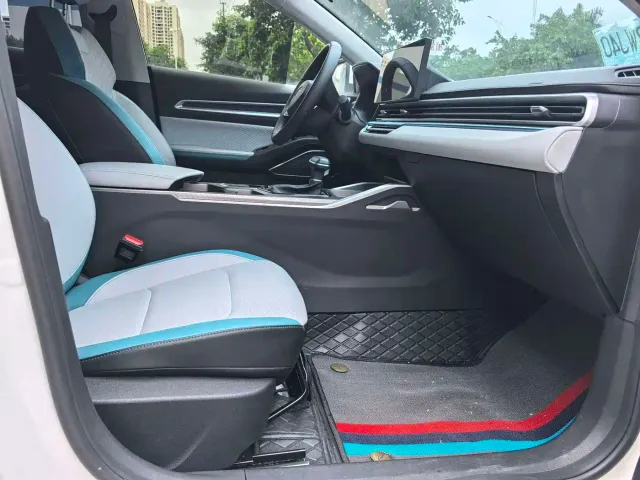 Geely Emgrand — Фото автомобиля 10