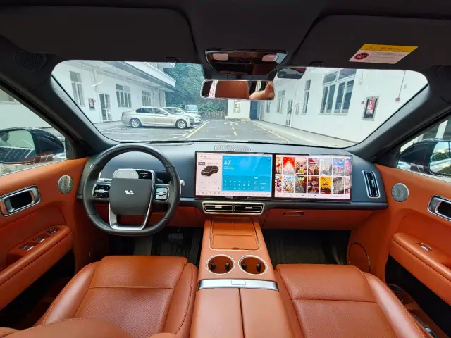 Li Auto L8 — Фото автомобиля 9