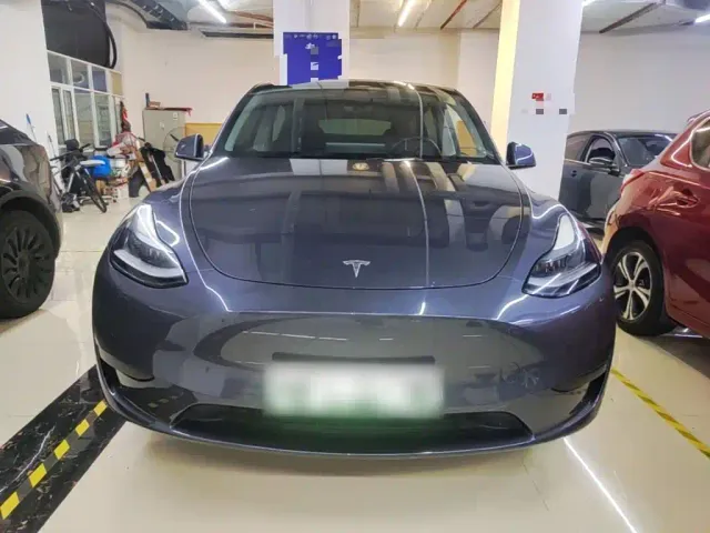 Tesla Model Y — Фото автомобиля 2