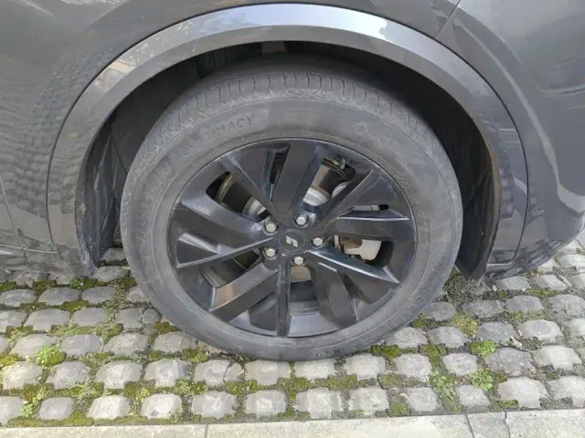 Li Auto L8 — Фото автомобиля 6