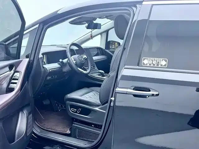 GAC Trumpchi M8 — Фото автомобиля 11