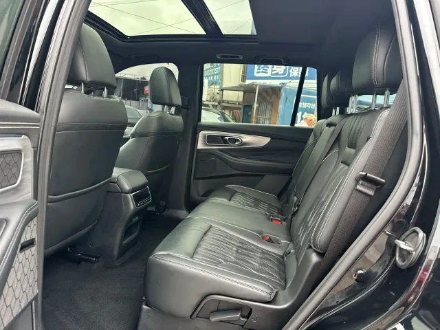GAC Trumpchi GS8 — Фото автомобиля 14