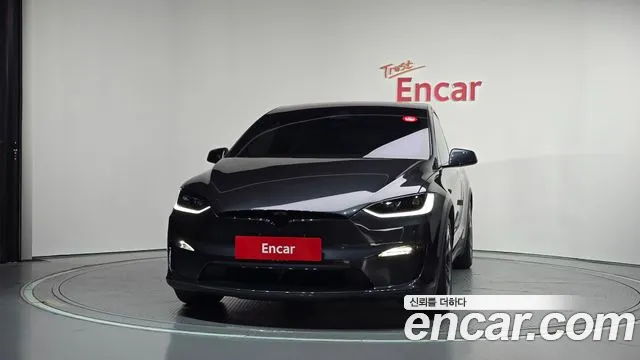 Tesla Model X — Фото автомобиля 3